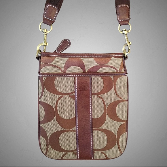 Coach Signature Crossbody Bag - Picture 1 of 14